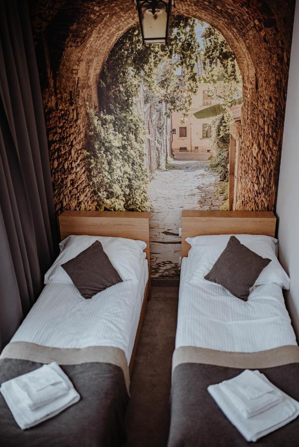 Dom Weselny Ludmila Bed and Breakfast Kraśnik Exteriör bild